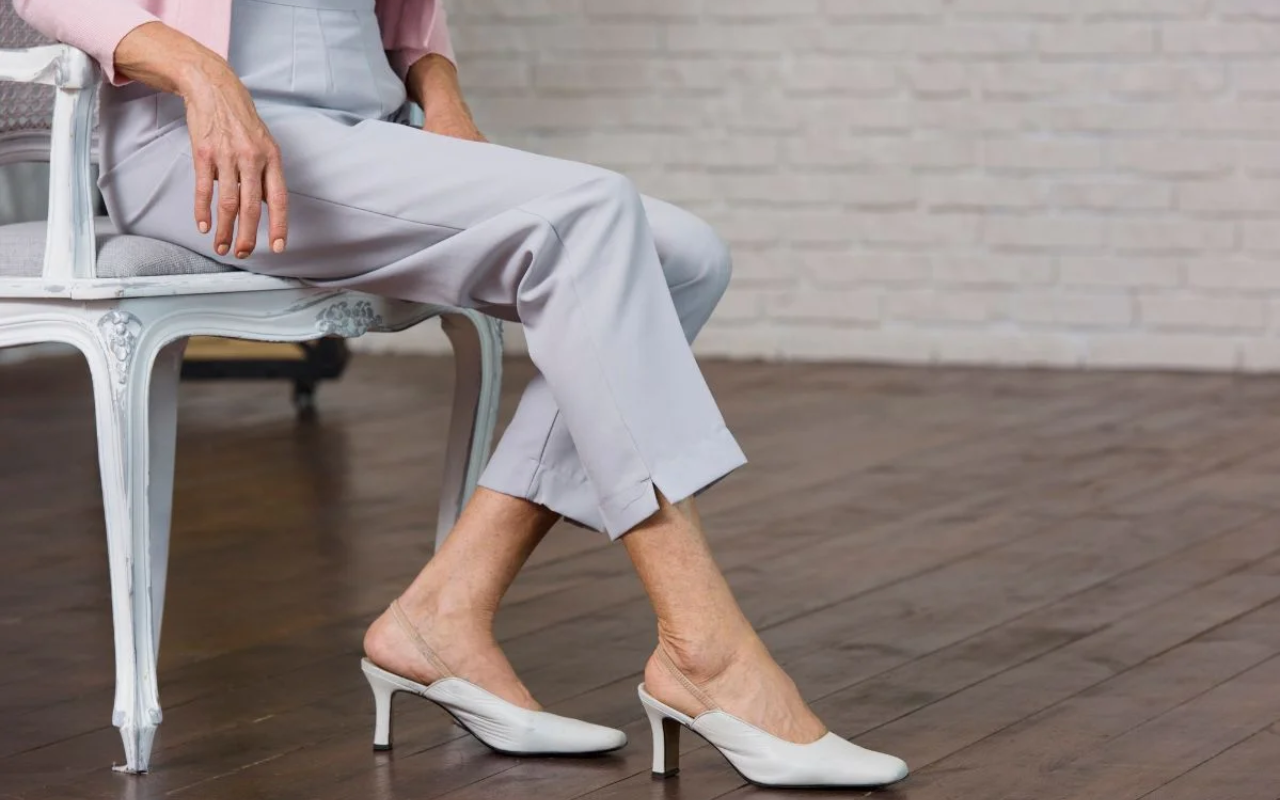 Mocassins e mules após os 50: alternativas chiques para substituir o salto alto